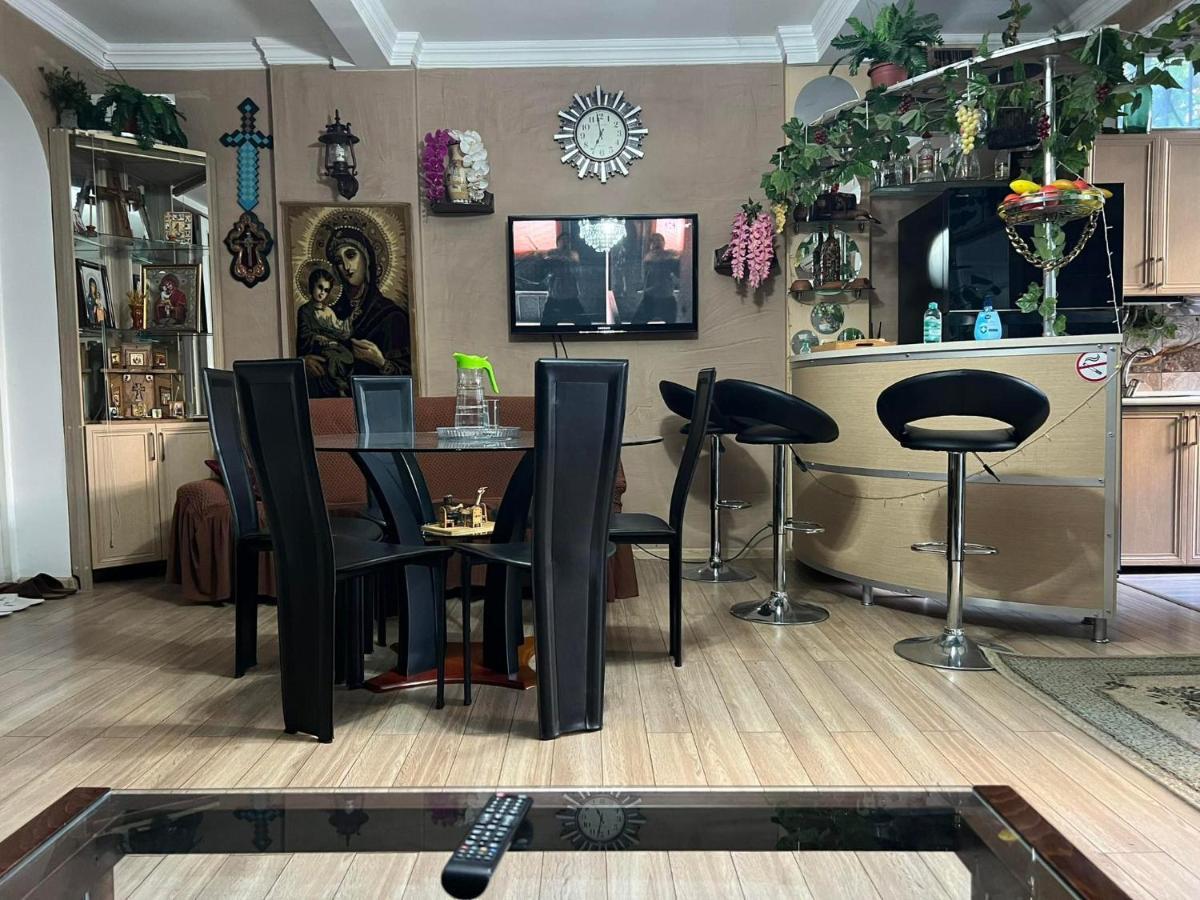 3 Room Flat In Tbilisi Exteriör bild