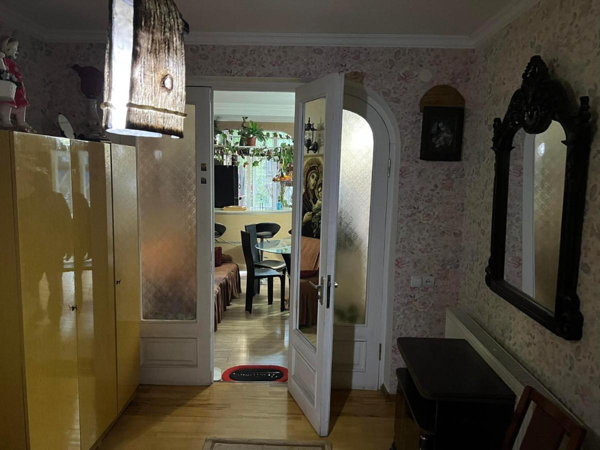 3 Room Flat In Tbilisi Exteriör bild