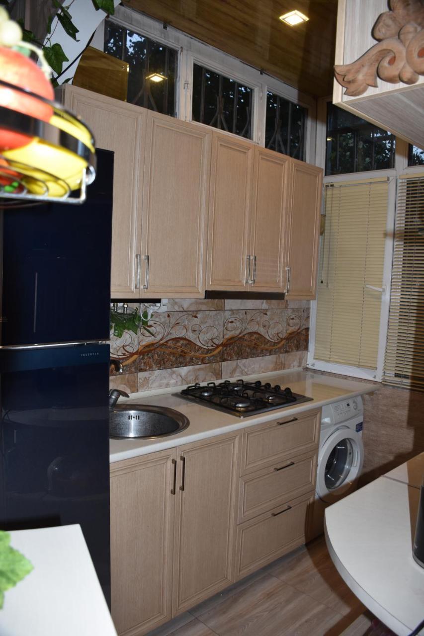 3 Room Flat In Tbilisi Exteriör bild