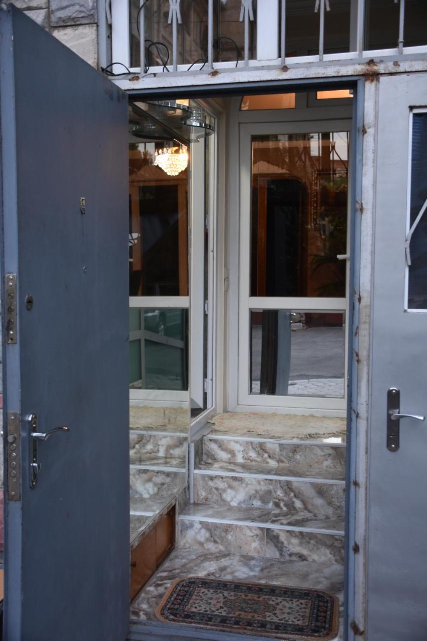 3 Room Flat In Tbilisi Exteriör bild